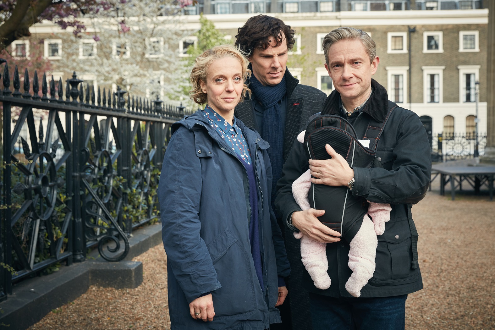 В долгожданном четвертом сезоне сериала производства Hartswood Films эксцентричный Шерлок Холмс снова возвращается в Лондон, в то время как доктор Уотсон и его жена Мэри готовятся к наиболее серьезному испытанию в их жизни -   впервые стать родителями
