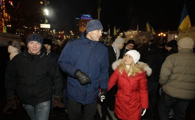 Папарацци подловили Хайден Панеттьери на свидании с неизвестным мужчиной