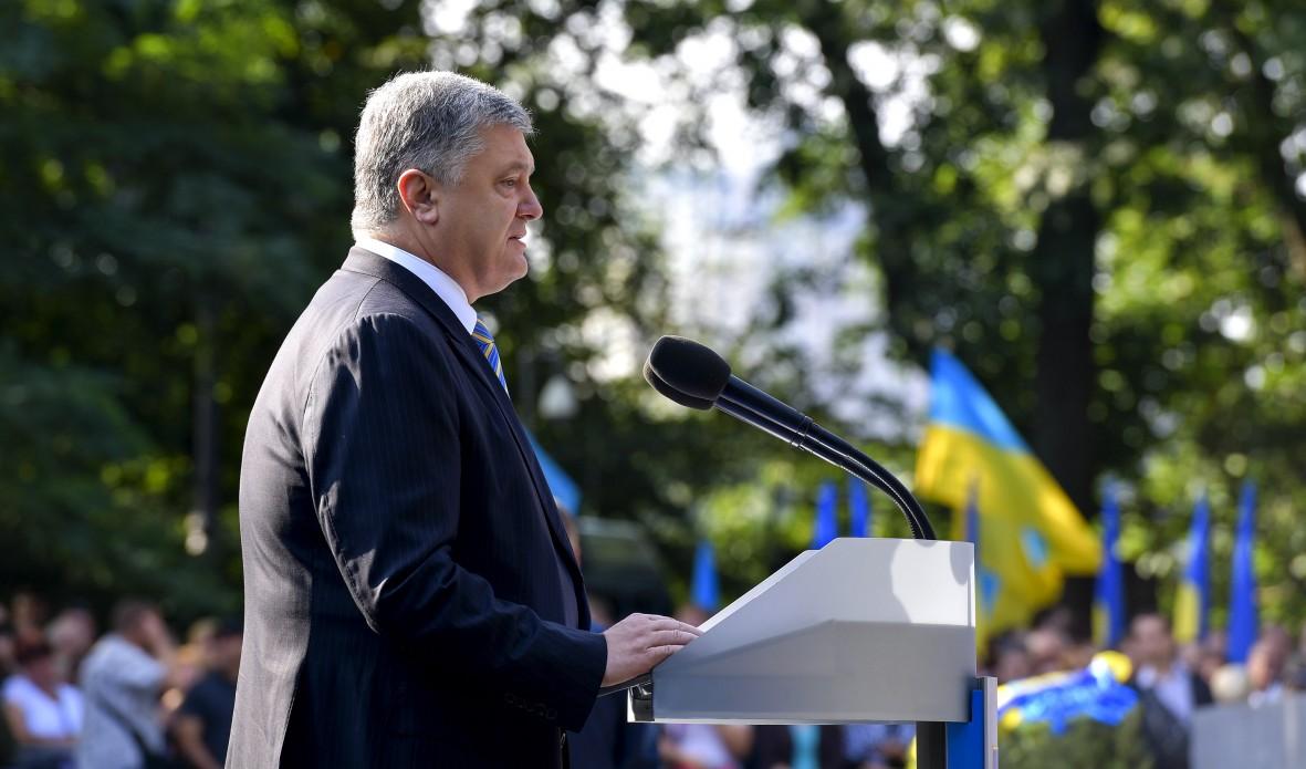 Глава Украинского государства Петр Порошенко поблагодарил Соединенные Штаты за принятие Крымской декларации, которой было подтверждено непризнания оккупации Крыма Россией