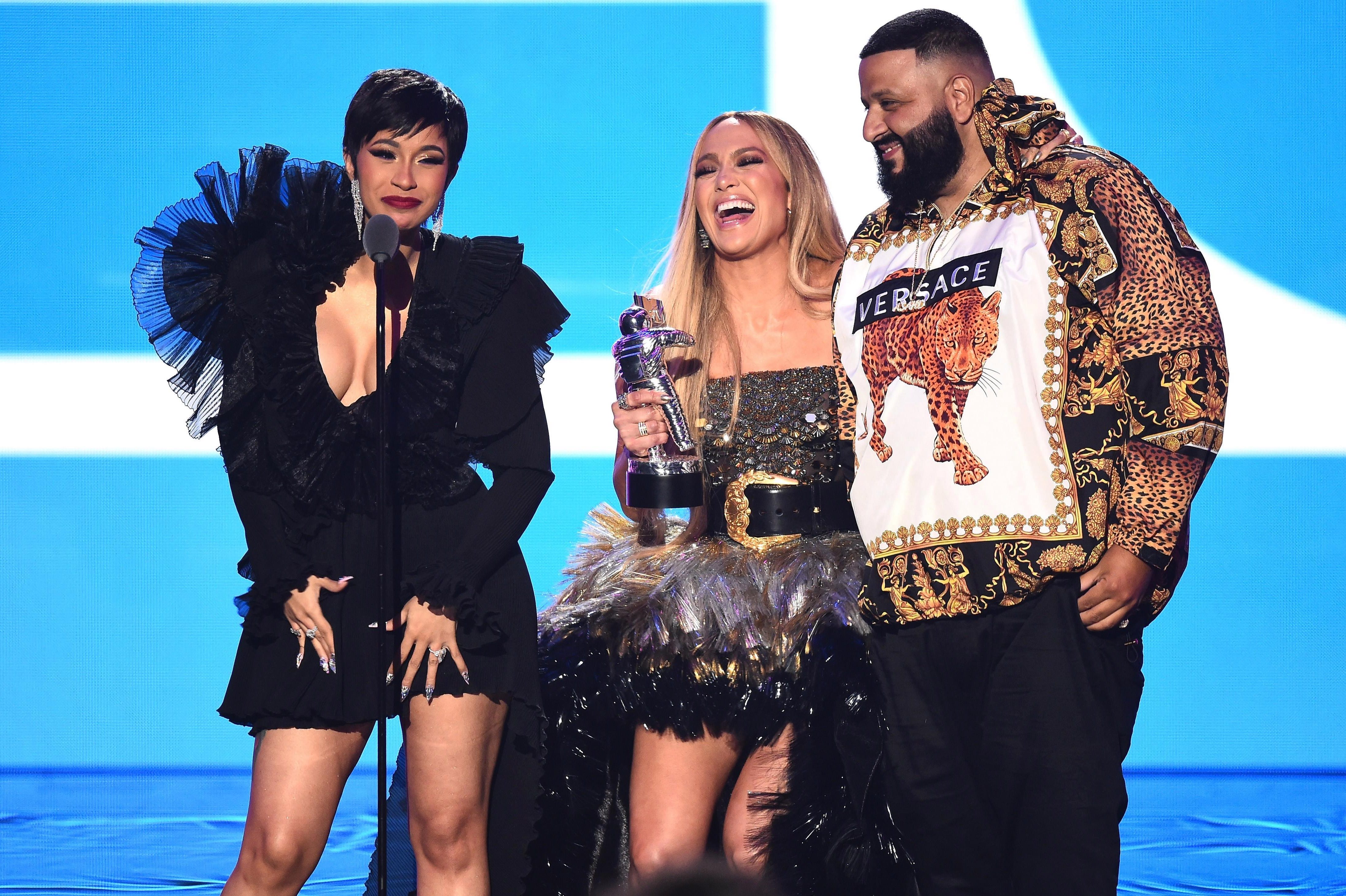 Дженнифер Лопес взволновалась, когда получила премию «Авангард» на MTV VMAs Credit: Getty Images - Getty